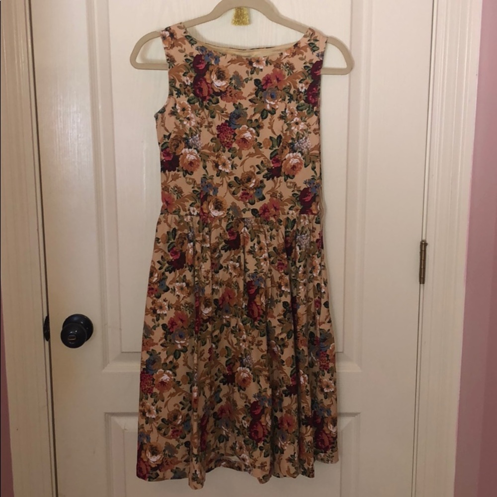 Lindy bop Floral tea dress